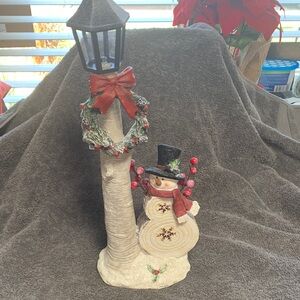 Festive Snowman Holiday Decoration with Lamp Post